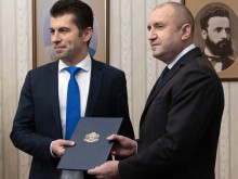 Радев връчи проучвателния мандат на ПП: Трябват промени още в първите 100 дни!