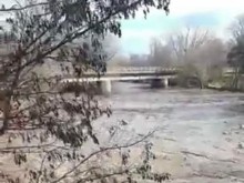 Скъса се дигата на реката и в района на Ягодово