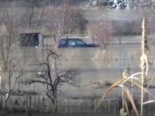 Река Струма заля къщи край Благоевград