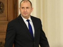 Румен Радев ще присъства на извънредното заседание на Народното събрание утре