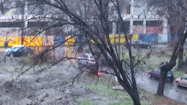 Сняг вали в Пловдив тази сутрин, предаде репортер на Plovdiv24.bg.