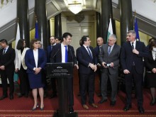 Първо заседание на кабинета "Петков"