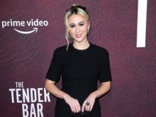 Мария Бакалова с Бен Афлек и Джей Ло на премиерата на новия филм на Клуни