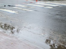 Шофьор блъсна 16-годишно момиче на пешеходна пътека в Пазарджик