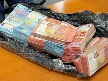 Митничари от "Капитан Андреево" конфискуваха голямо количество валута