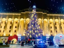 Бившата футболна звезда Каха Каладзе преобрази Тбилиси, вижте коледната украса на града