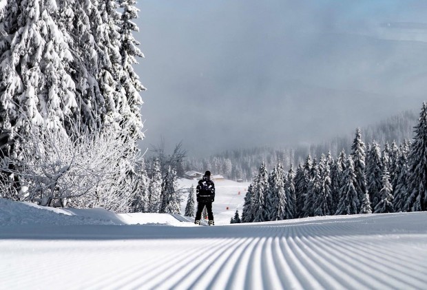 Пампорово открива ски сезона ден по рано заради обилния снеговалеж На