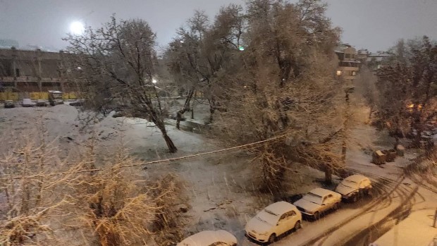 Сняг вали в момента над Пловдив предаде репортер на Plovdiv24 bg