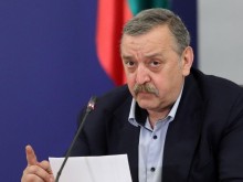 Проф. Кантарджиев: Всички, които са ваксинирани с "АстраЗенека", трябва да си сложат трета доза от иРНК препарат