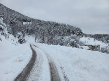 Близо метър сняг в пловдивски села!