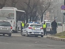 Неизвестни стреляха по автобуси на градския транспорт в Пловдив! Издирват ги