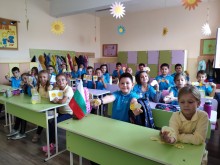 Децата-слънца с нови приятели от Израел