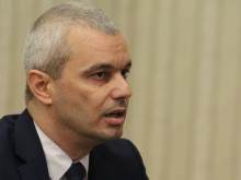 Костадинов: Президентът и премиерът надминаха дискриминационните мерки на кабинета на ГЕРБ