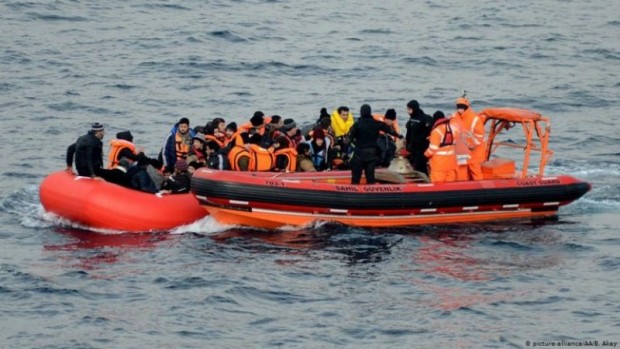 Гръцката брегова охрана провежда издирвателно спасителна операция след като лодка с