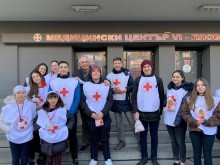 Община Пловдив и БЧК даряват коледни пакети на пациентите в ковид отделенията