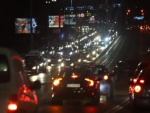 Интензивен трафик по пътищата ден преди празниците