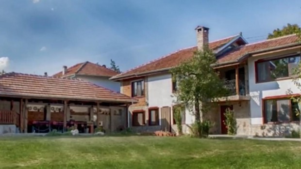 Къща за гости в село Леденик която само за броени