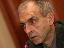 Дичев: Буди голямо удивление нежеланието на българите да се ваксинират
