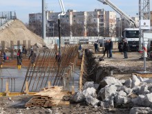 Ексклузивно: Радостна вест за локомотивците! Бетон се лее на "Лаута" дори в почивния ден
