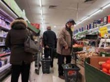 Трудови инспектори в Пазарджик установиха нарушения в няколко търговски обекта