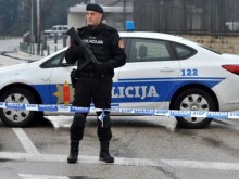 Мъж с експлозиви заплашва да взриви банка в Черна гора, държи заложници