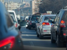 Днес се очаква засилен трафик по основните пътища в страната