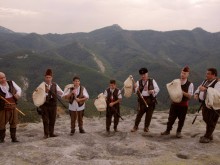 Пловдивчани просълзиха мрежата с това видео за България