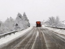 АПИ: 250 машини обработват пътищата в страната срещу заледяване