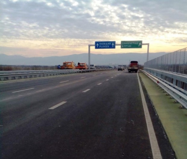 29-годишен мъж загина при катастрофа на aвтомагистрала Тракия, съобщиха от