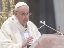 Папа Франциск: Насилието срещу жени обижда Бог