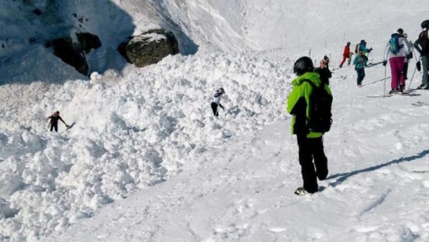 Значителна лавинна опасност в планините заради затоплянето на времето Ски