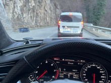 Oгромна тапа на пътя Пловдив-Смолян, колоната не помръдва
