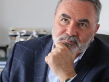 Доц. Кунчев: Пълен локдаун или прекъсване на учебния процес заради "Омикрон" към момента не са планирани