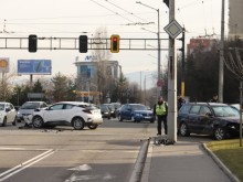 6-годишно дете пострада при удар между два автомобила