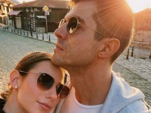 Иво Аръков определено е щастливец, гаджето му показа пищни форми