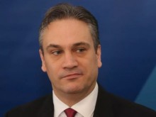 Първа реакция на отзования от правителството консул във Валенсия
