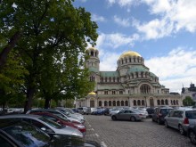 Депутатите могат да останат без паркинга си пред "Св. Александър Невски"