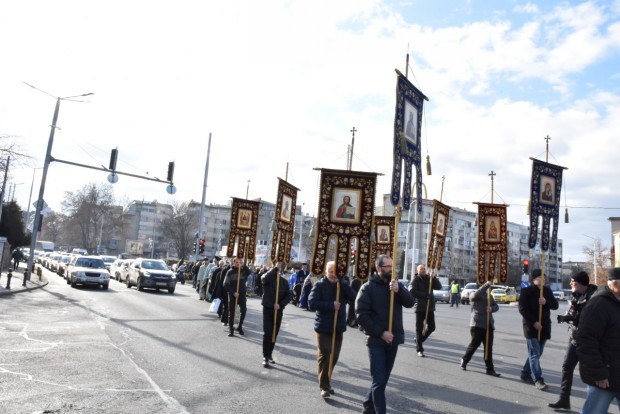Временна организация на движението се въвежда днес заради литийното шествие