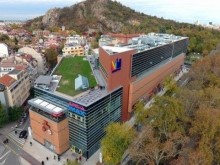 Ученик посети обект за бързо хранене в пловдивски мол, арестуваха го