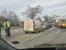 Меле между три коли на оживен булевард в Пловдив