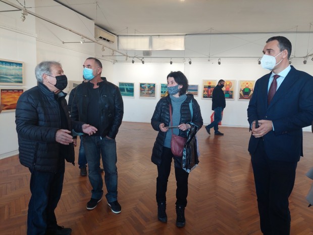 Само Йордан Маринов успя на присъства на традиционната изложба, която