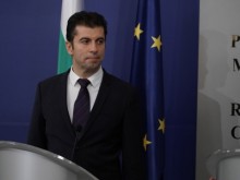 Премиерът Петков: България стои твърдо зад приемането на еврото