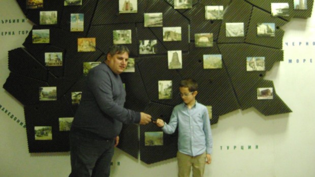 Десетгодишният Гавраил Георгиев от София спечели автомобил от Български туристически