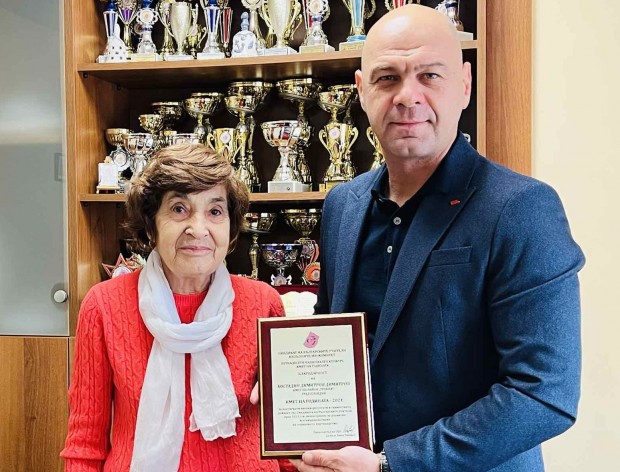 Кметът на Тракия получи приза на Синдиката на българските учители