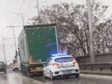 ТИР се заби в автобус на надлез "Родопи" в Пловдив