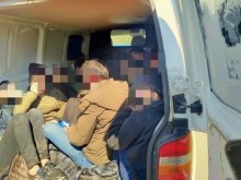 Заловиха "каналджия", превозващ нелегални мигранти близо до Пловдив