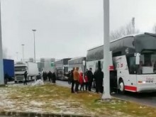 Българи са блокирани от часове на сръбско-унгарската граница