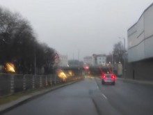 Шофьор с интересно предложение, касаещо мрачни дни като днешния