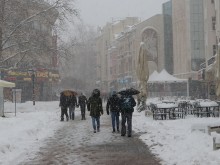 Обстановката се усложнява, иде сняг - ще натрупа, на места много