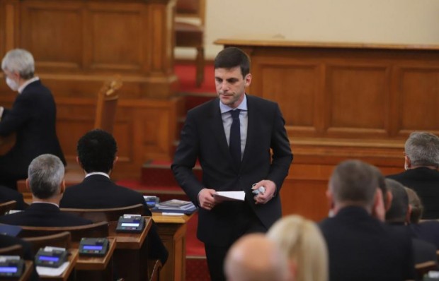 Председателят на Народното събрание Никола Минчев е с COVID 19 От парламента уточняват че
